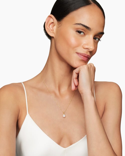 Womens Solari Pendant Necklace in 18K Yellow Gold with Pearl and Diamonds, 8mm