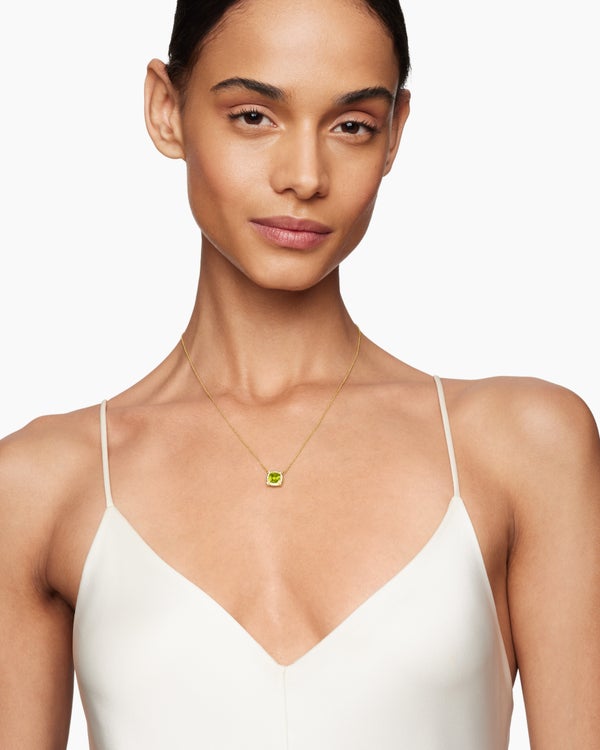 Petite Chatelaine® Pavé Bezel Pendant Necklace in 18K Yellow Gold with Peridot and Diamonds, 7mm