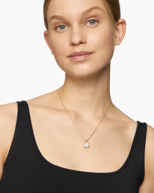 Womens Chatelaine® Pendant Necklace in 18K Yellow Gold with Pavé Diamonds, 11mm