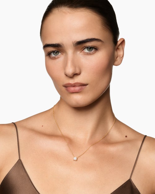 Womens Pearl Classics Necklace in 18ct Yellow Gold with Diamonds, 6.5mm