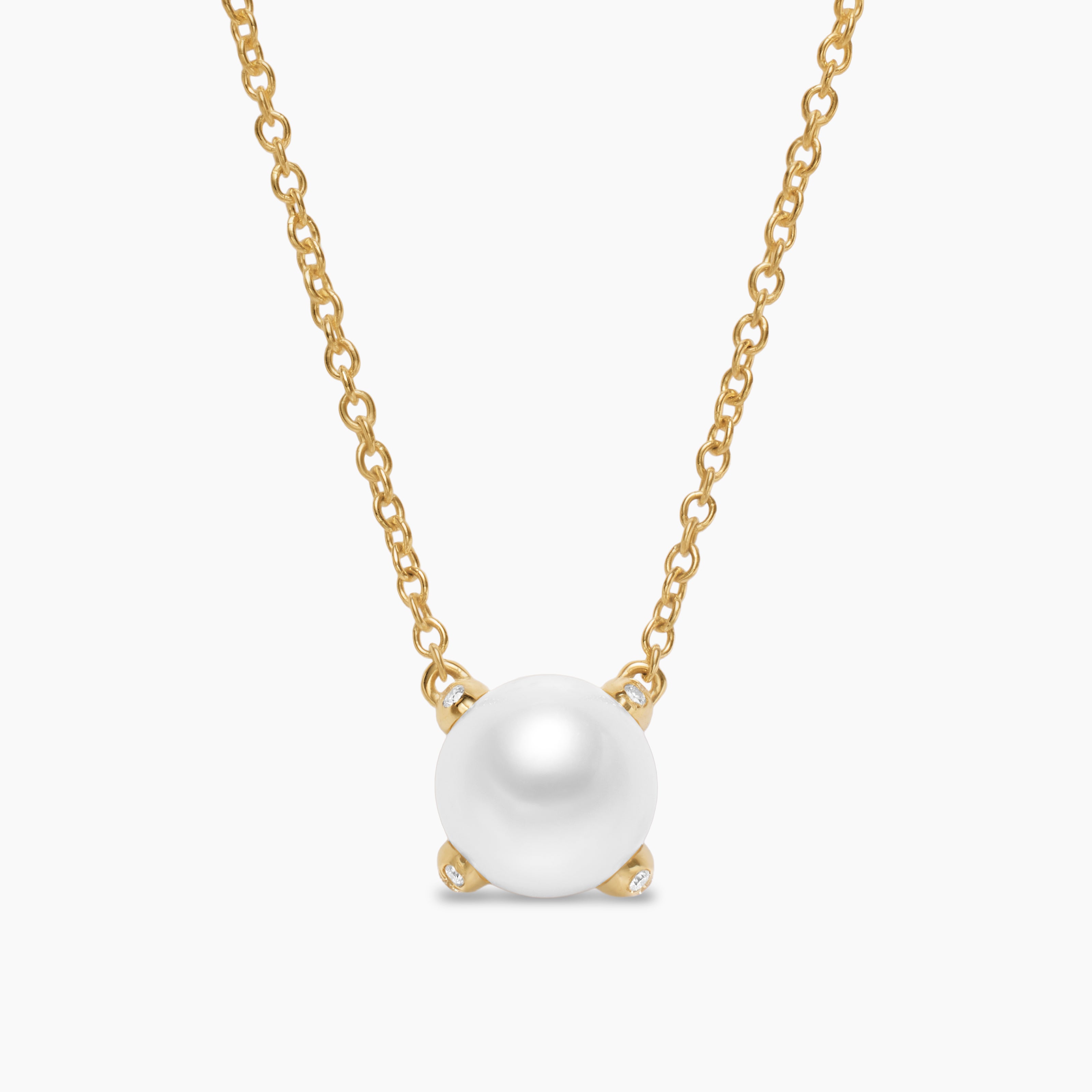 Womens Pearl Classics Necklace in 18K Yellow Gold with Diamonds, 6.5mm