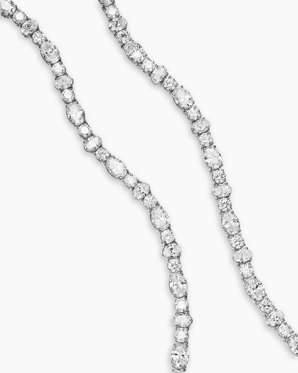 Womens Tennis Necklace in 18K White Gold with Diamonds, 2.5-4.5mm