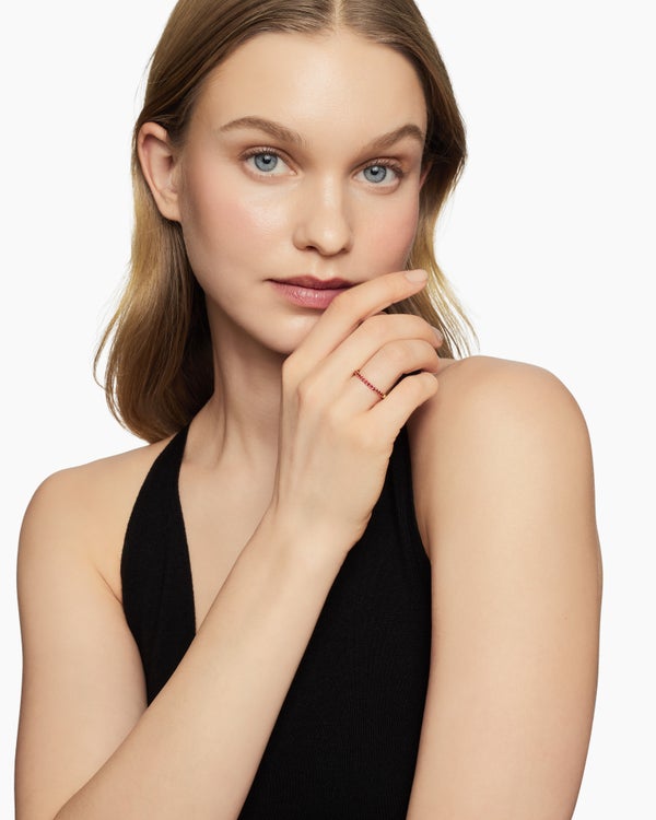 Bague à superposer Cable Collectibles® en or jaune 18 carats avec pavé de rubis, 2 mm