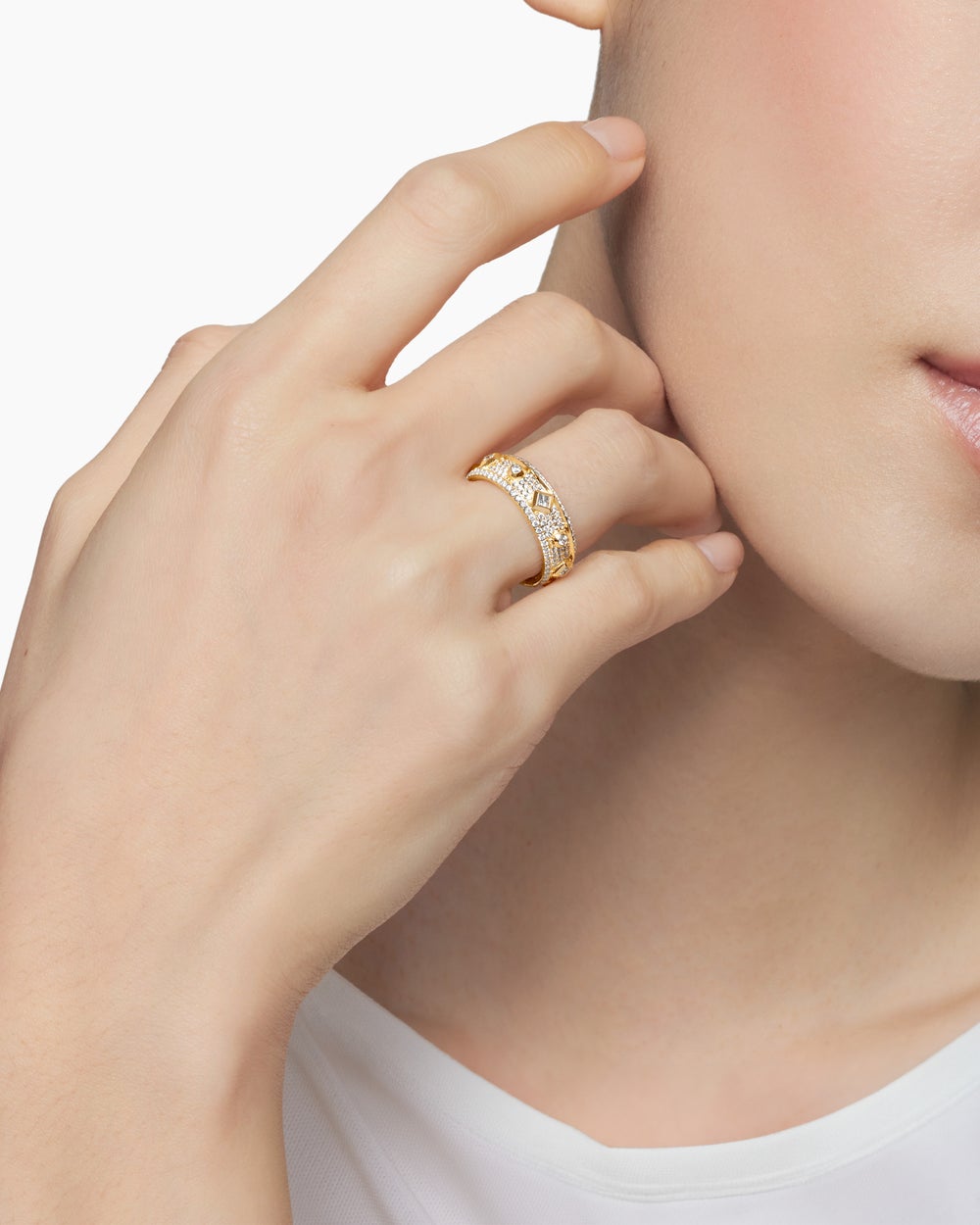 Womens Modern Renaissance® Band Ring in 18K Yellow Gold with Diamonds, 6.6mm