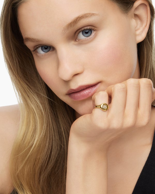 Bague pour auriculaire avec initiale Tides en or jaune 18 carats avec diamants, 9,8 mm