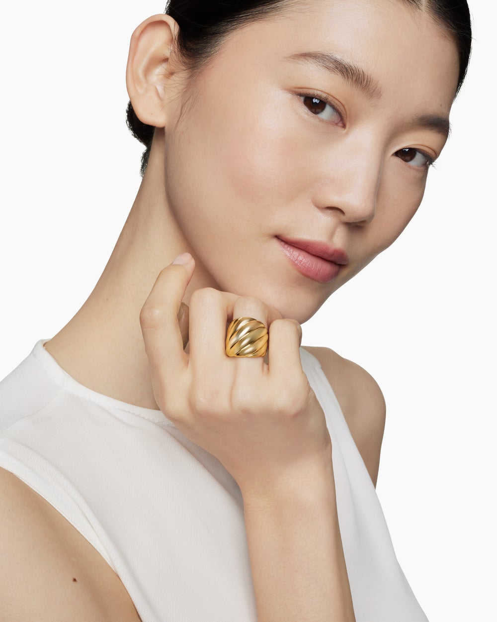 Womens Sculpted Cable Ring in 18K Yellow Gold, 20mm