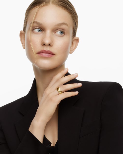 Womens Sculpted Cable Band Ring in 18K Yellow Gold, 9mm