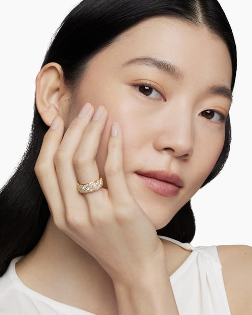 Womens Sculpted Cable Band Ring in 18K Yellow Gold with Diamonds, 7.5mm