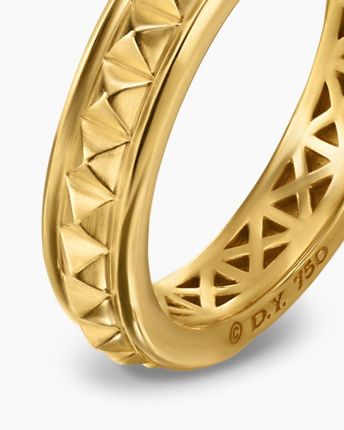Womens Pyramid Band Ring in 18K Yellow Gold, 4mm