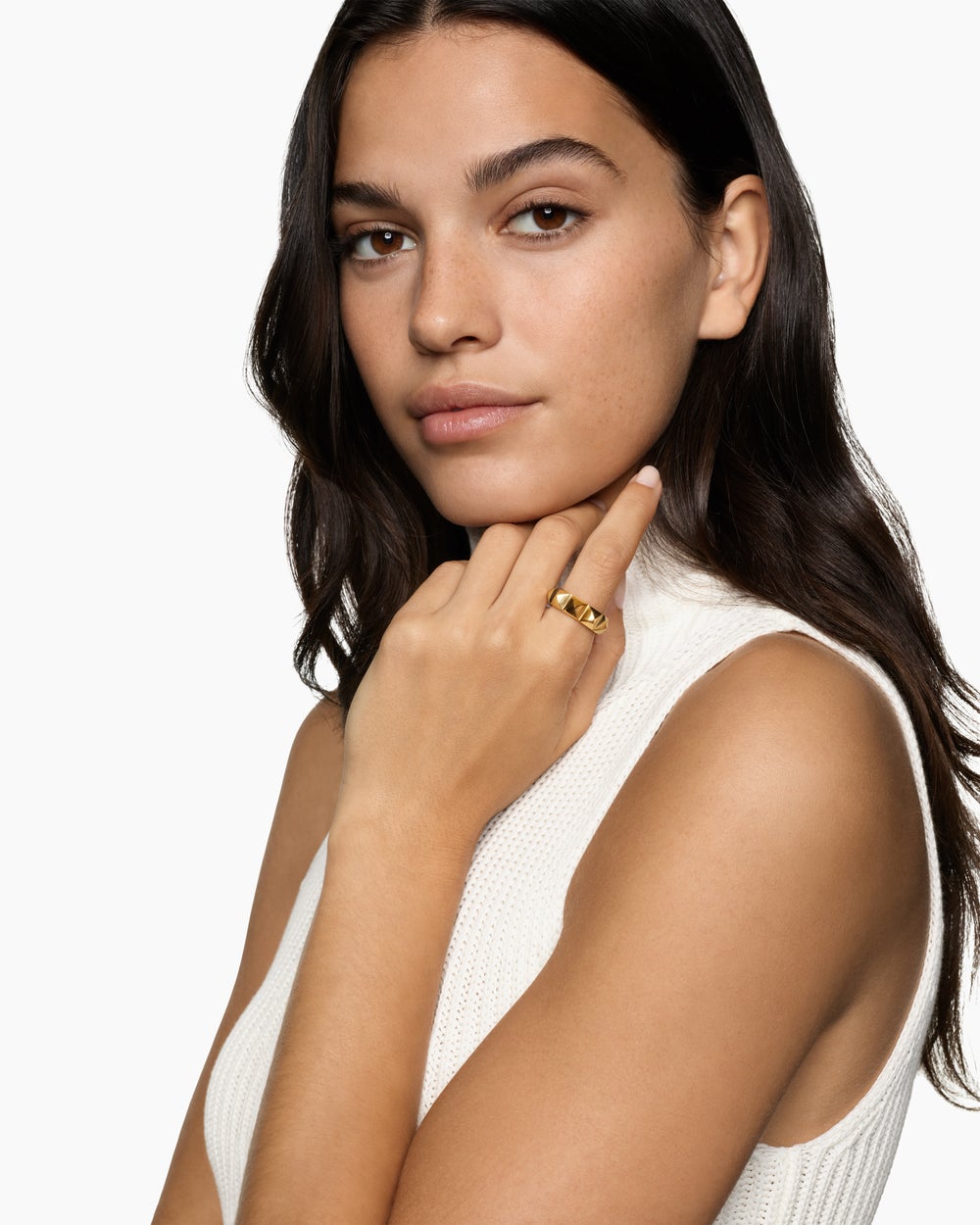 Womens Pyramid Band Ring in 18ct Yellow Gold, 6.5mm