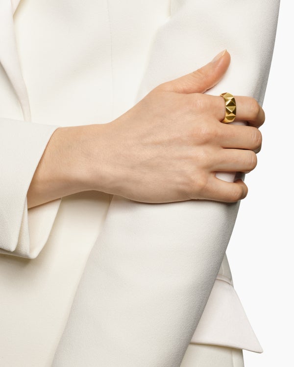 Pyramid Band Ring in 18K Yellow Gold, 9mm