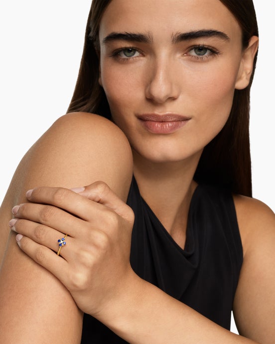 Bague couleur Modern Renaissance® de petite taille en or jaune 18 carats avec saphirs et diamants, 8,7 mm