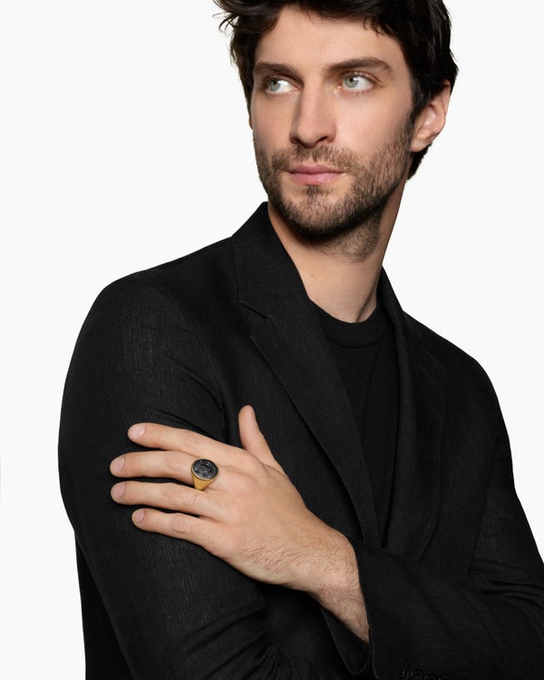 Petrvs Wolf Signet Ring in 18K Yellow Gold, 21.5mm