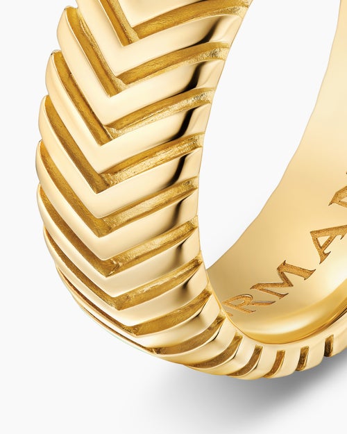 Mens Chevron Band Ring in 18K Yellow Gold, 8mm