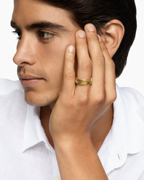 Mens Chevron Band Ring in 18K Yellow Gold, 8mm