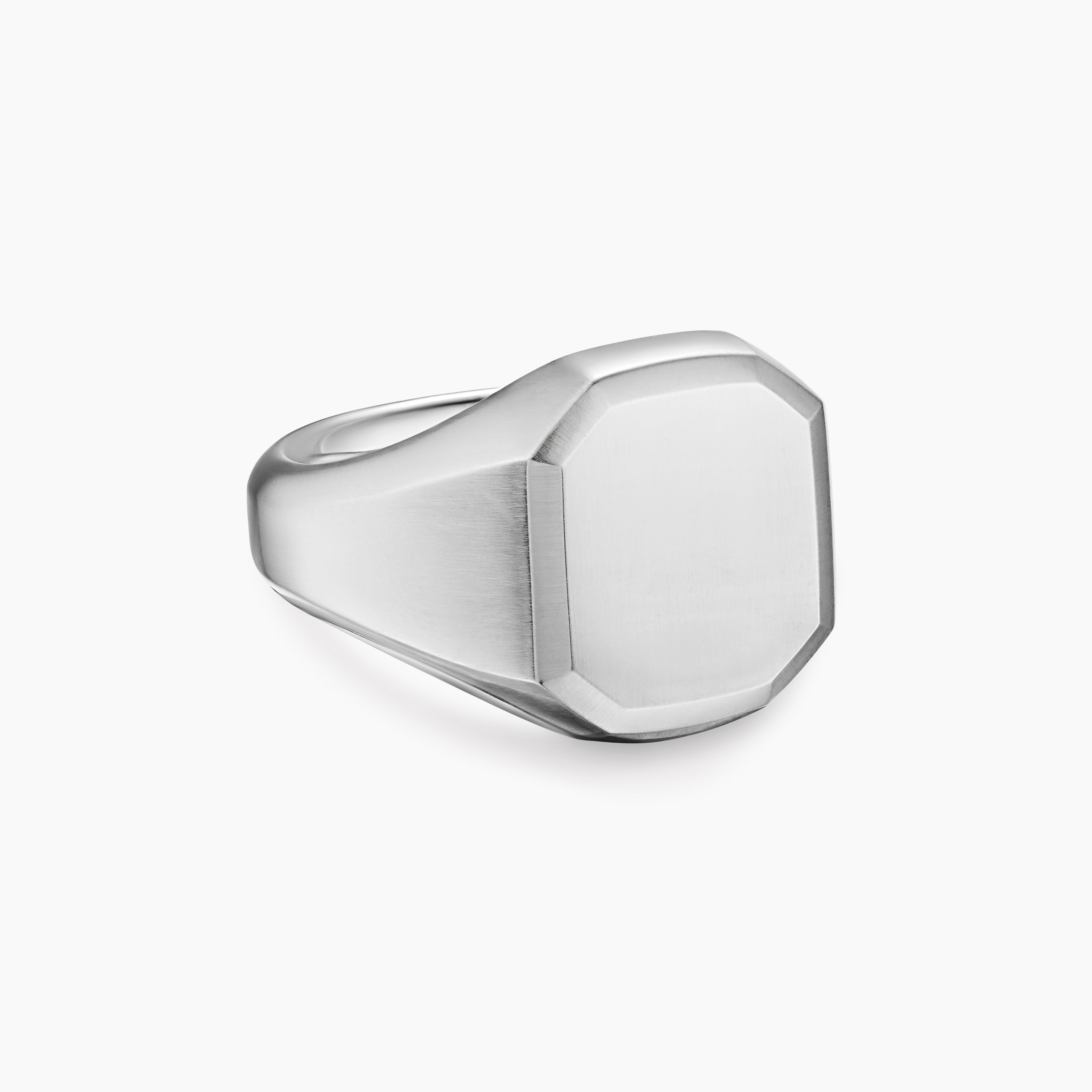 Mens Streamline Signet Ring in Platinum, 18mm