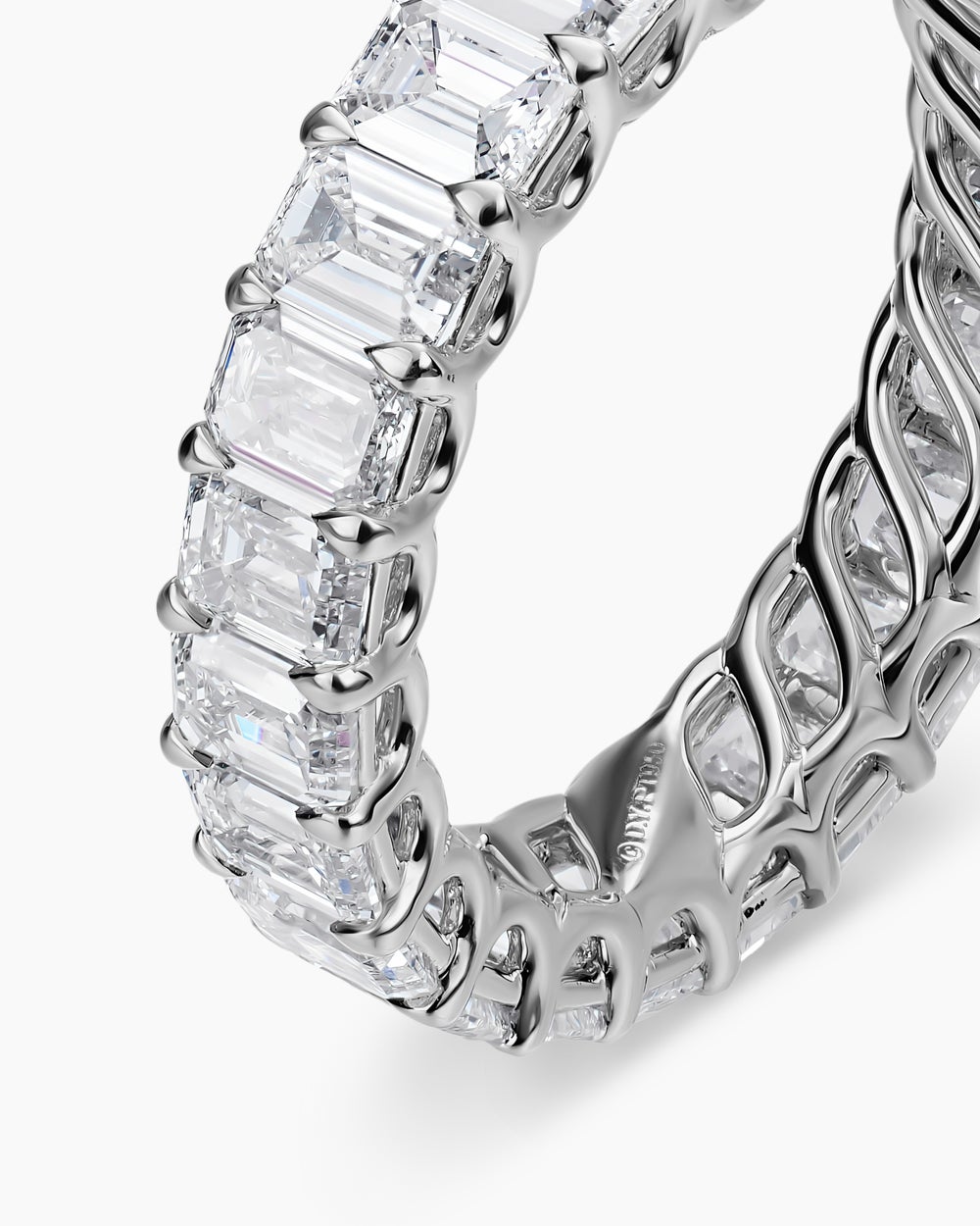 Womens Emerald Cut Band Ring in Platinum with Diamonds, 4.2mm