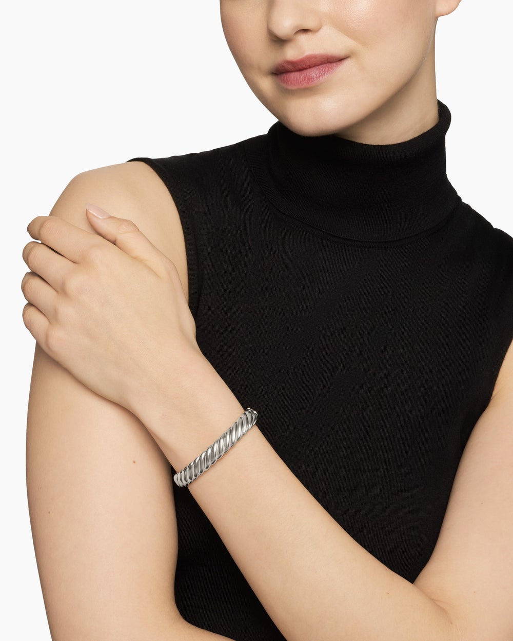 Womens Sculpted Cable Bracelet in Sterling Silver, 10mm