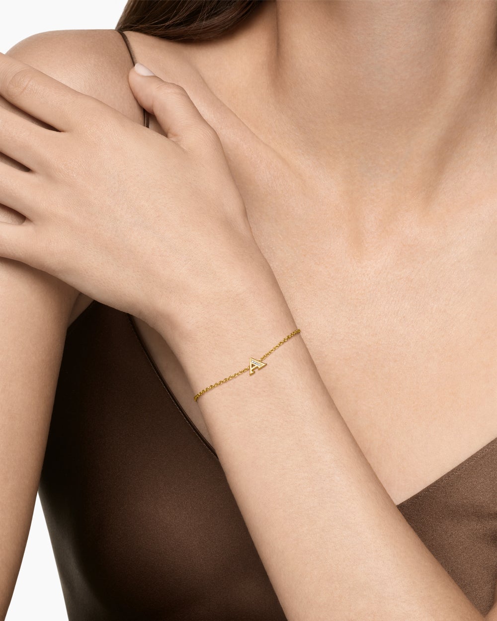 Bracelet-chaînette avec initiale Petite Pavé en or jaune 18 carats avec A en diamants femmes