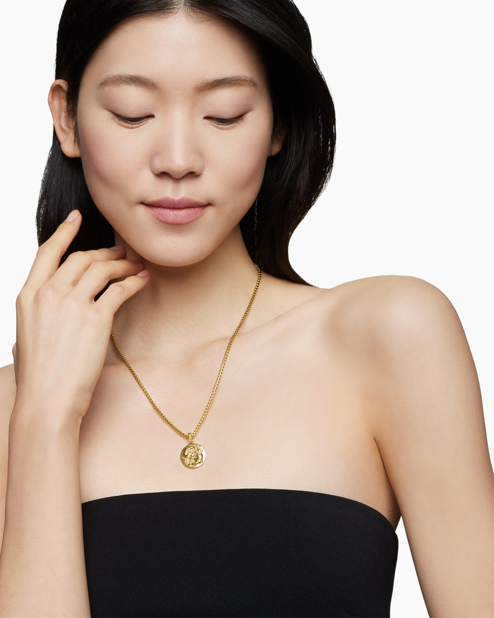 Womens Pisces Amulet in 18K Yellow Gold with Diamonds, 19mm