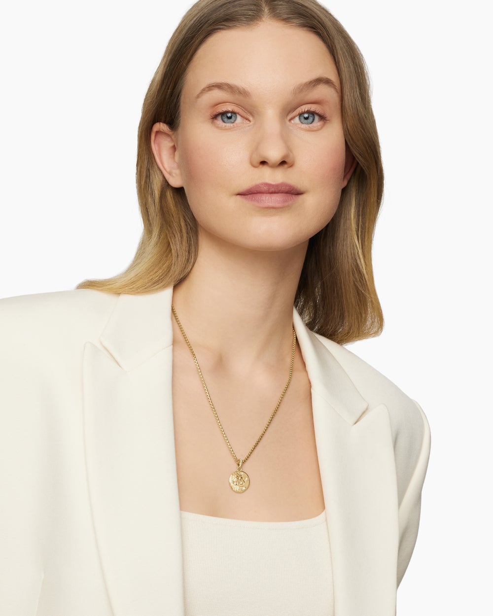Womens Leo Amulet in 18K Yellow Gold with Diamonds, 19mm