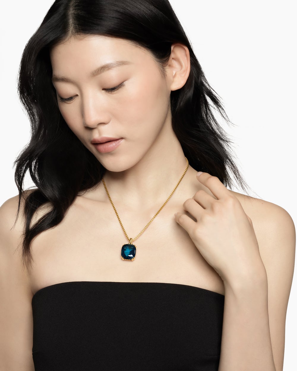 Womens Marbella Pendant in 18K Yellow Gold with Hampton Blue Topaz, 22mm