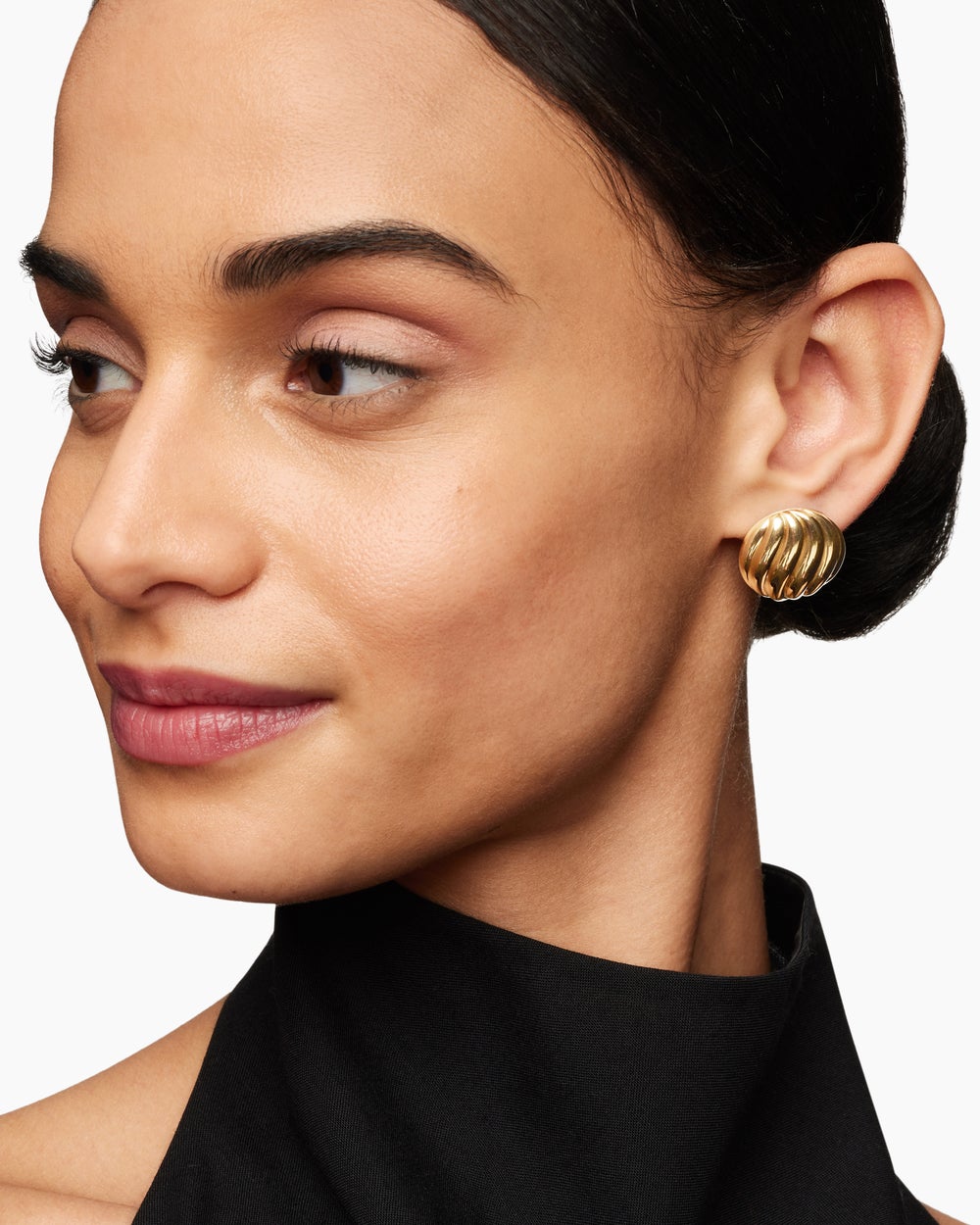 Womens Sculpted Cable Stud Earrings in 18K Yellow Gold, 20mm