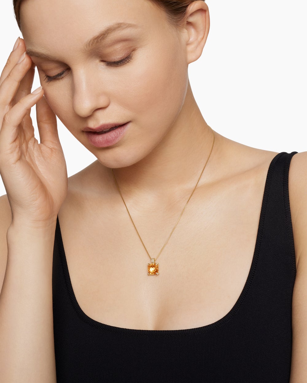 Womens Chatelaine® Pendant Necklace in 18K Yellow Gold with Citrine and Diamonds, 11mm