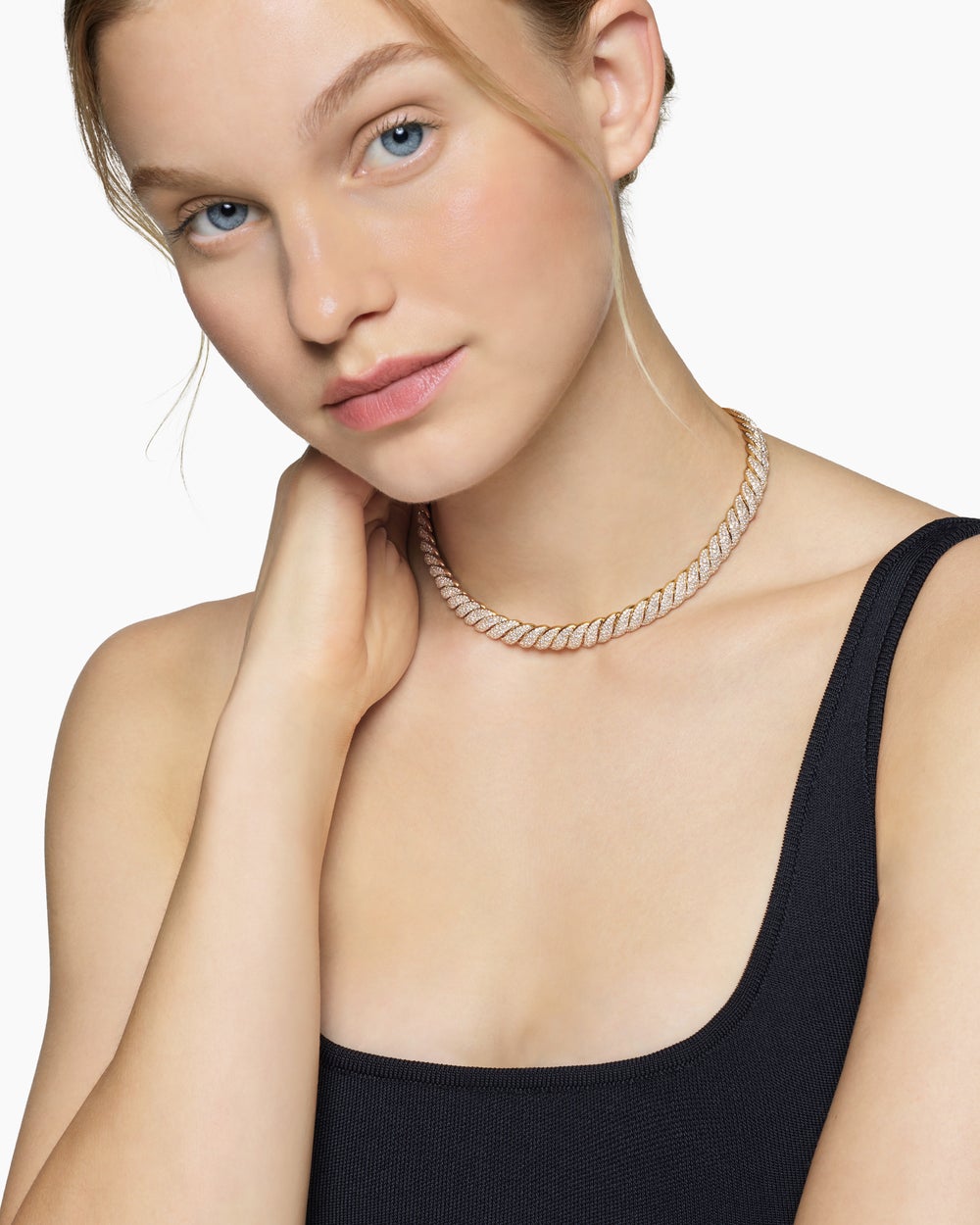 Womens Sculpted Cable Necklace in 18K Yellow Gold with Diamonds, 8.5mm