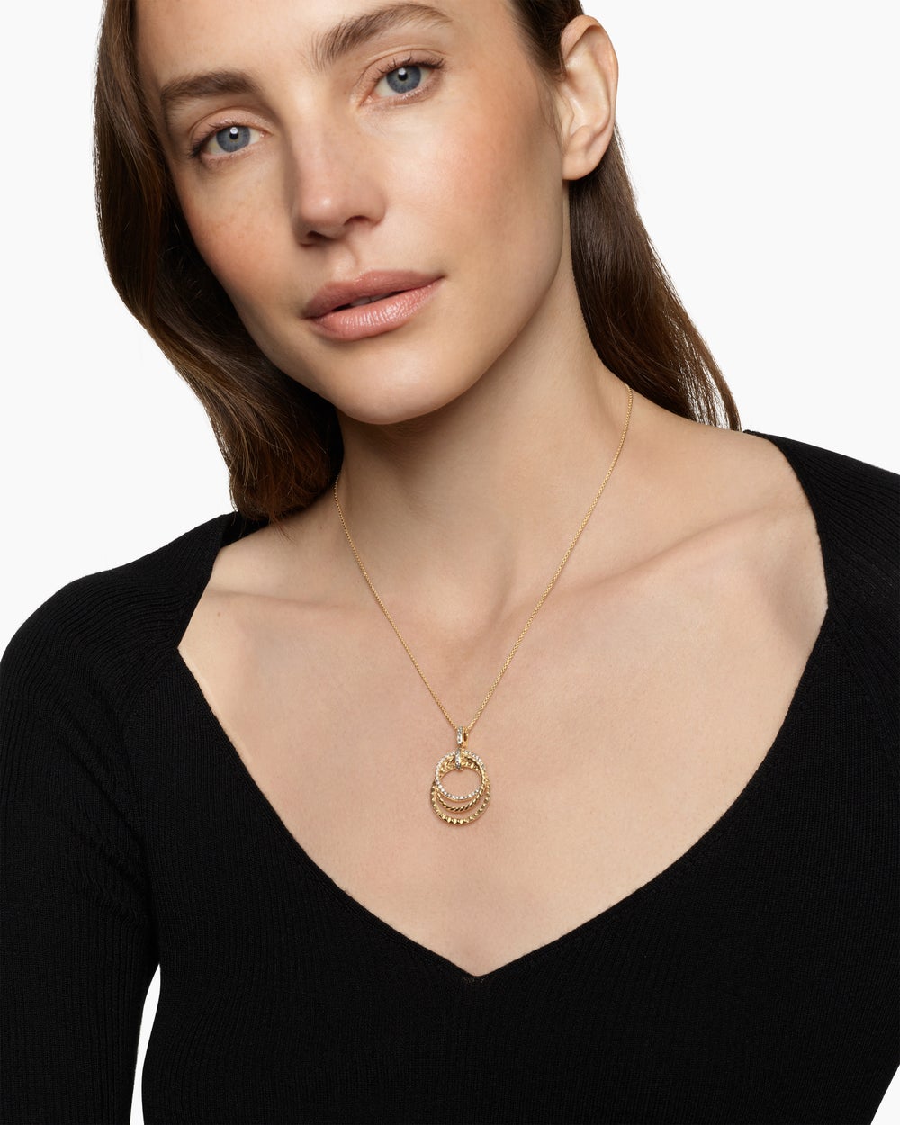 Womens Crossover Trio Pendant Necklace in 18K Yellow Gold with Diamonds, 24mm