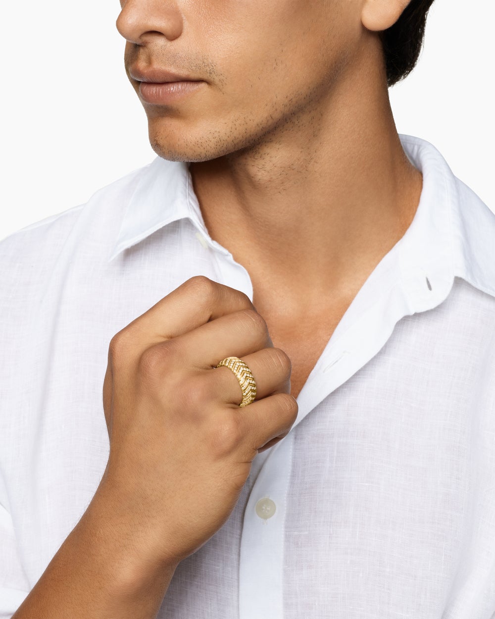 Mens Chevron Band Ring in 18K Yellow Gold, 8mm