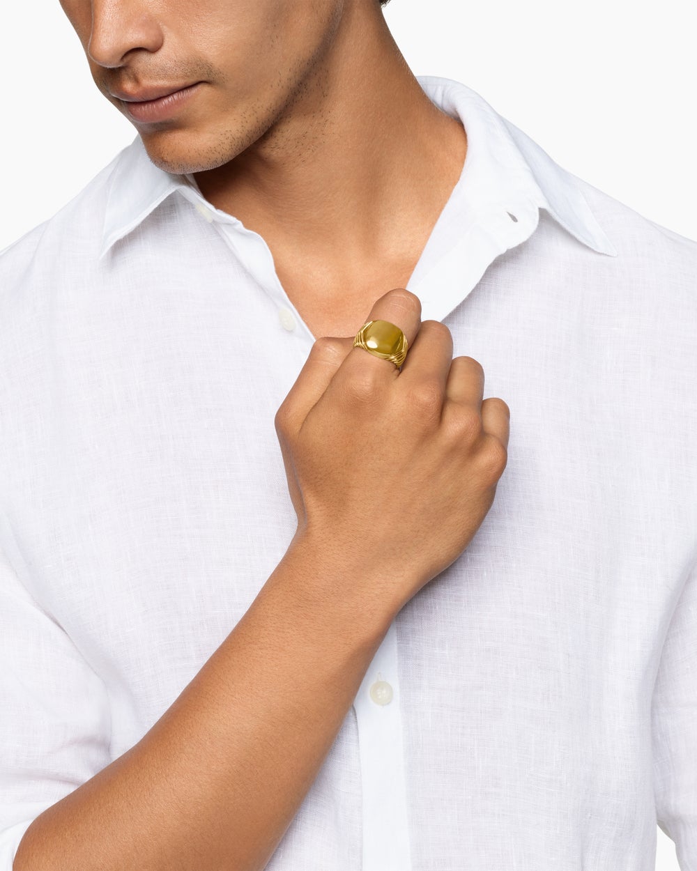 Mens Chevron Signet Ring in 18K Yellow Gold, 18mm