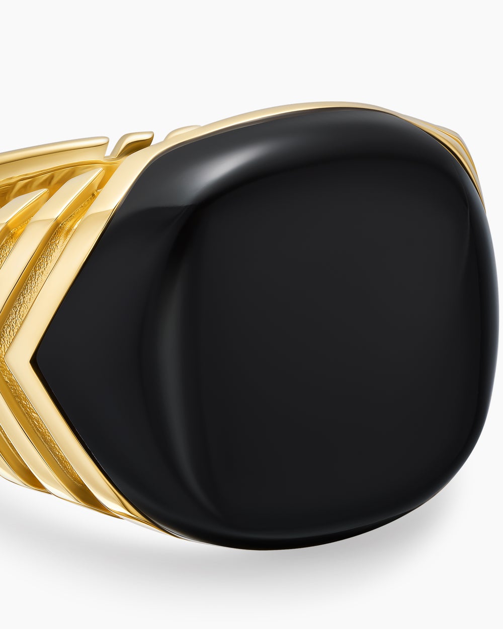 Mens Chevron Signet Ring in 18K Yellow Gold, 18mm