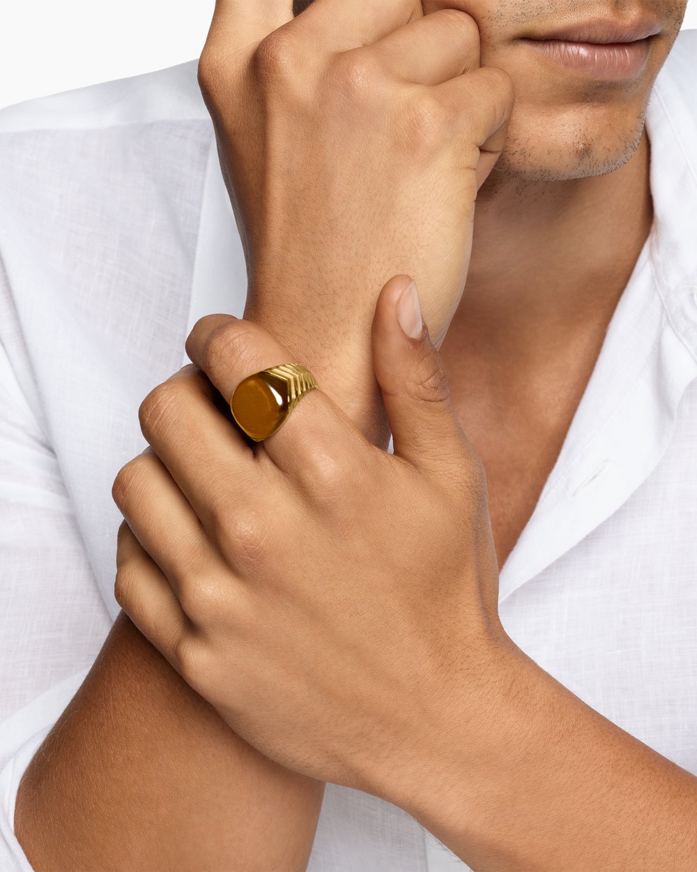Mens Chevron Signet Ring in 18K Yellow Gold, 18mm