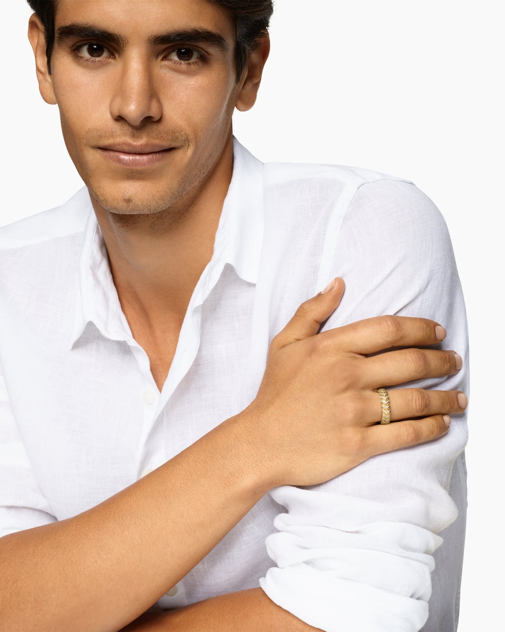 Mens Chevron Band Ring in 18K Yellow Gold, 6mm